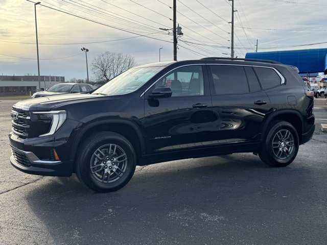 Used 2025 GMC Acadia Elevation image 3