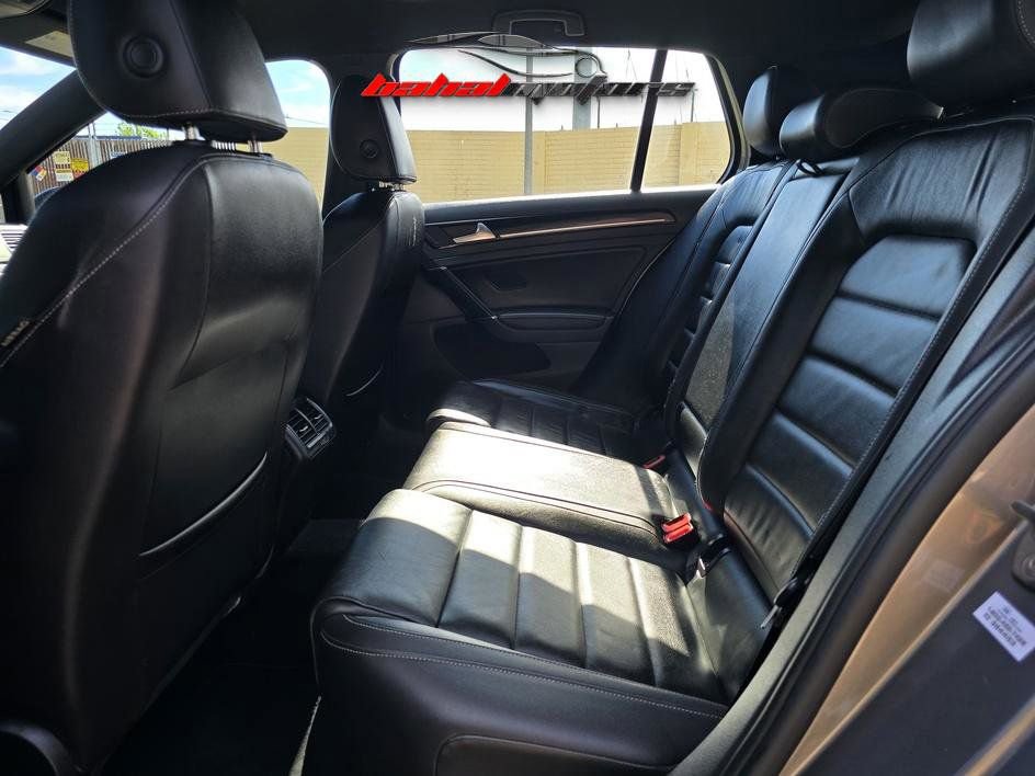 Used 2016 Volkswagen Golf 4-Door image 7