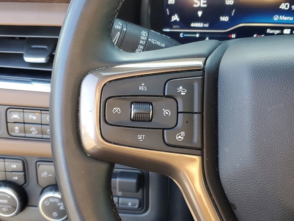 Used 2023 Chevrolet Suburban High Country image 15