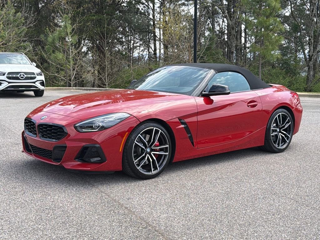 Used 2024 BMW Z4 M40i w/ Premium Package image 9
