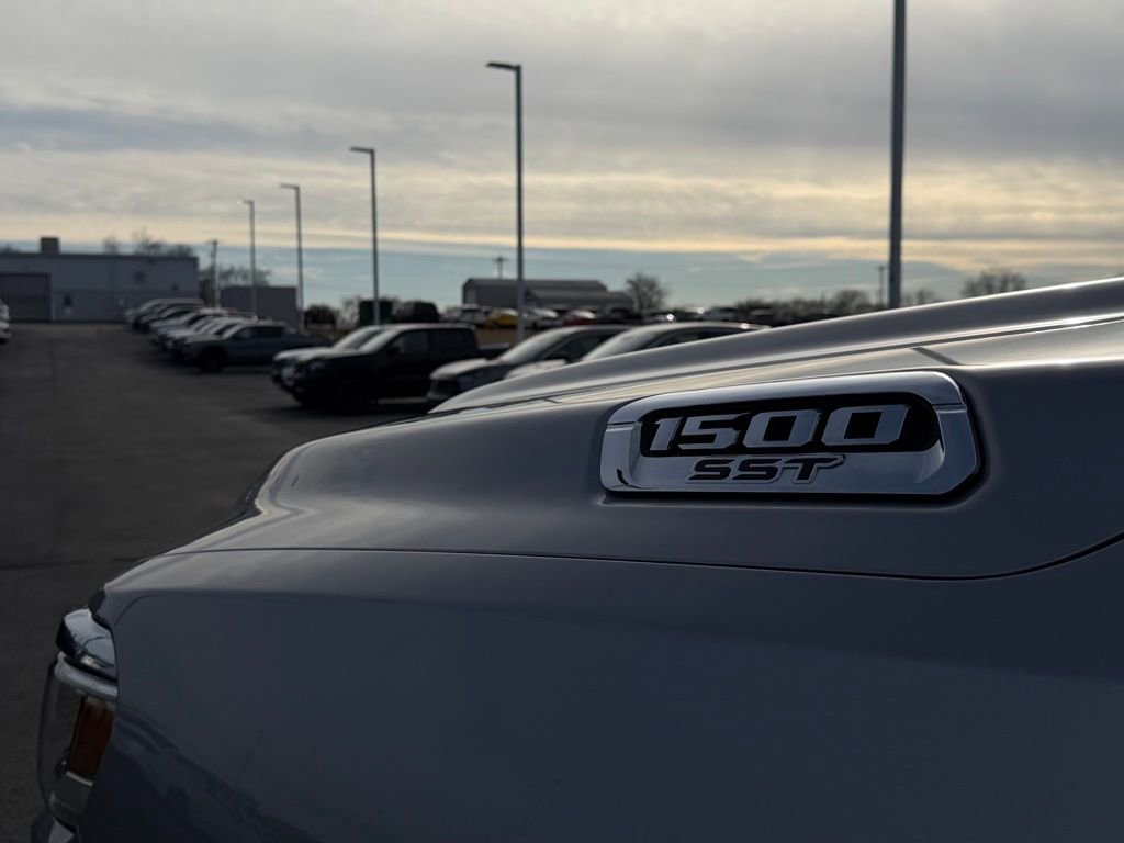 Used 2025 RAM 1500 Laramie image 41