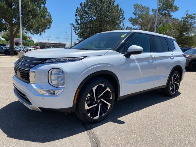 Used 2024 Mitsubishi Outlander SE AWD/4WD image 1