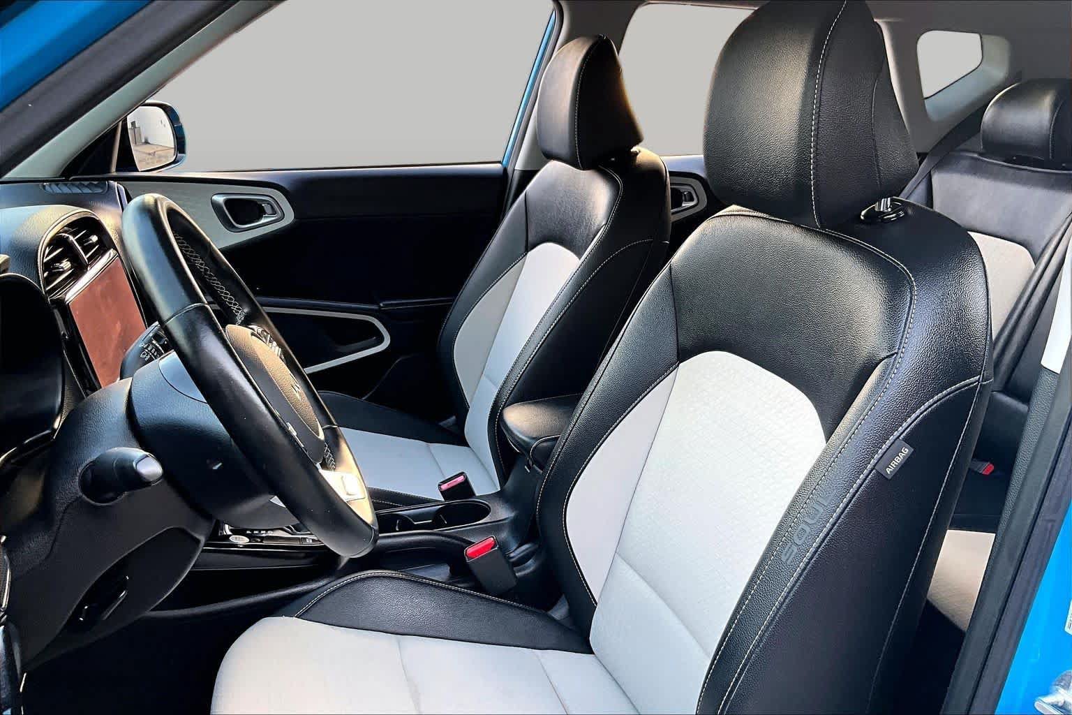 Certified 2023 Kia Soul GT-Line FWD image 8