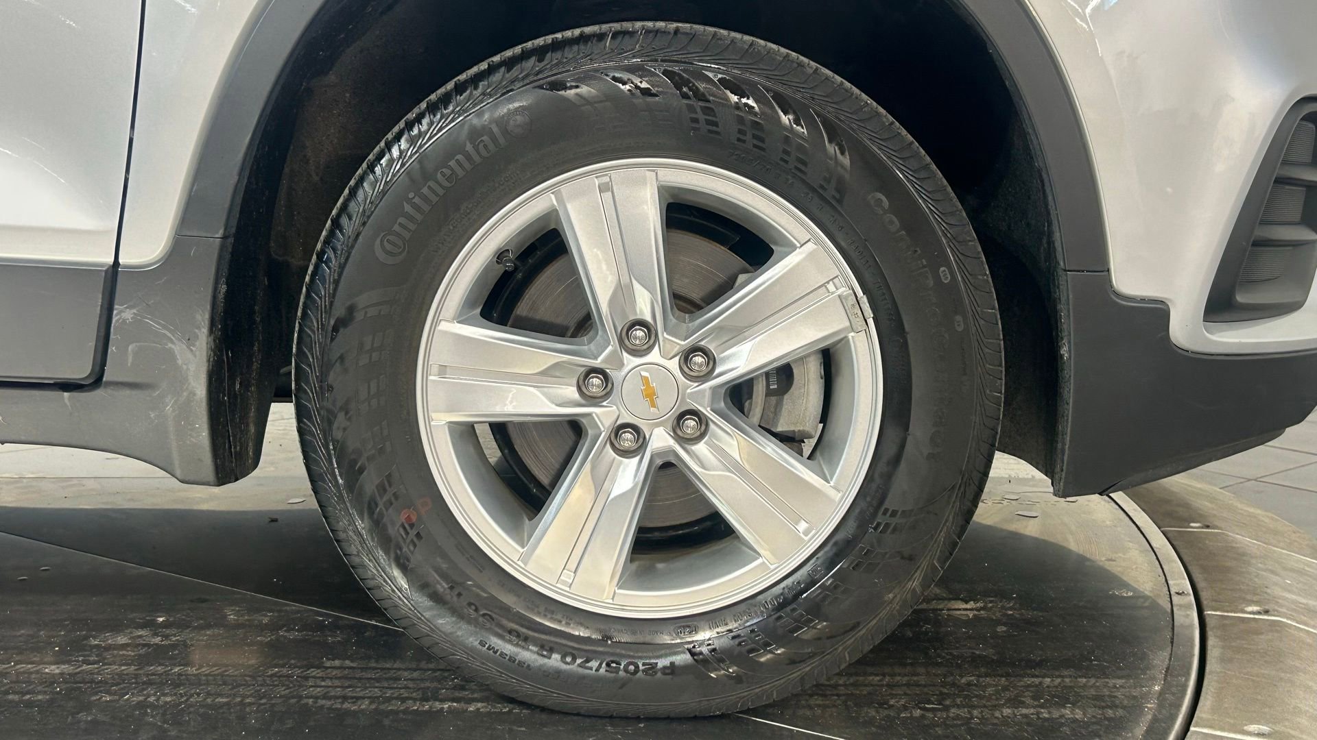 Used 2018 Chevrolet Trax LT w/ LT Convenience Package AWD/4WD image 21