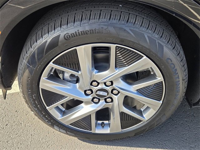 New 2026 Cadillac Optiq Luxury 1 image 9