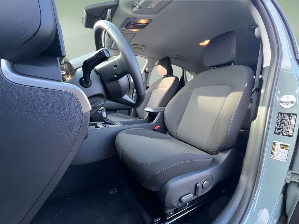 Used 2025 Hyundai Kona SEL FWD image 11