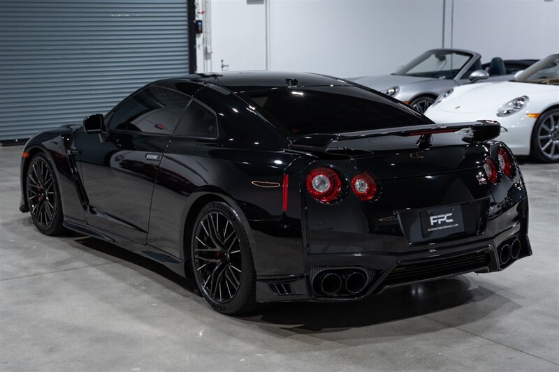 Used 2021 Nissan GT-R Premium AWD/4WD image 4