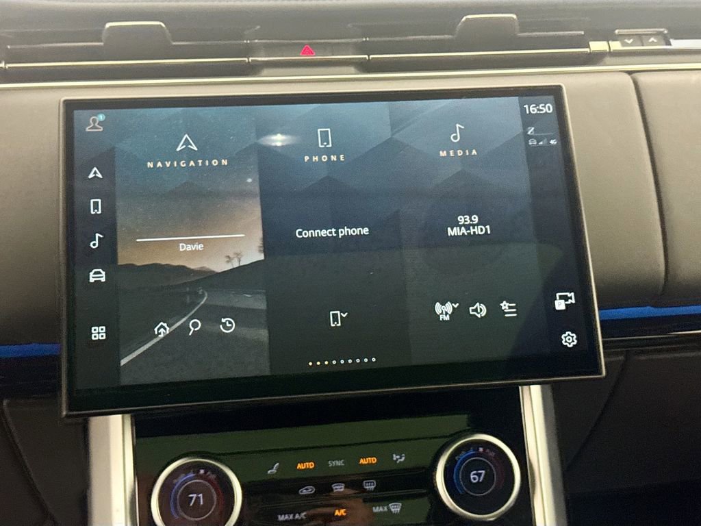 Certified 2023 Land Rover Range Rover SE AWD/4WD image 15
