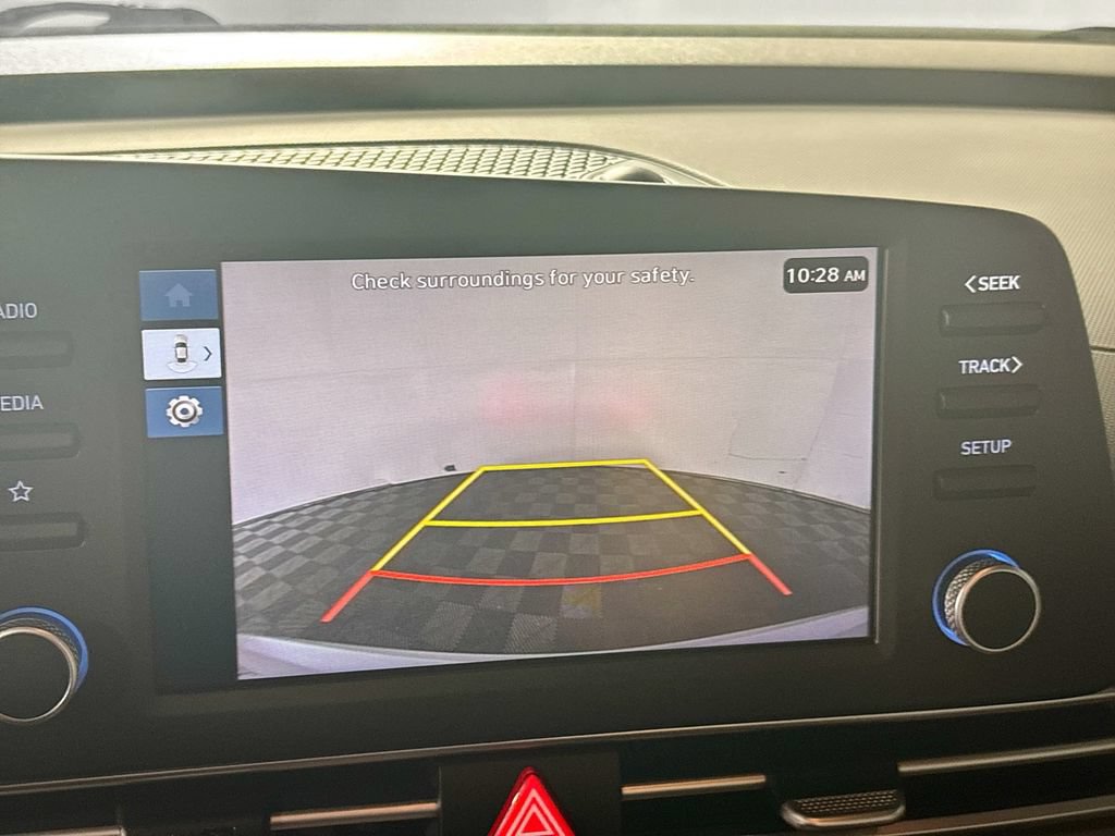 Used 2025 Hyundai Elantra Hybrid FWD image 16