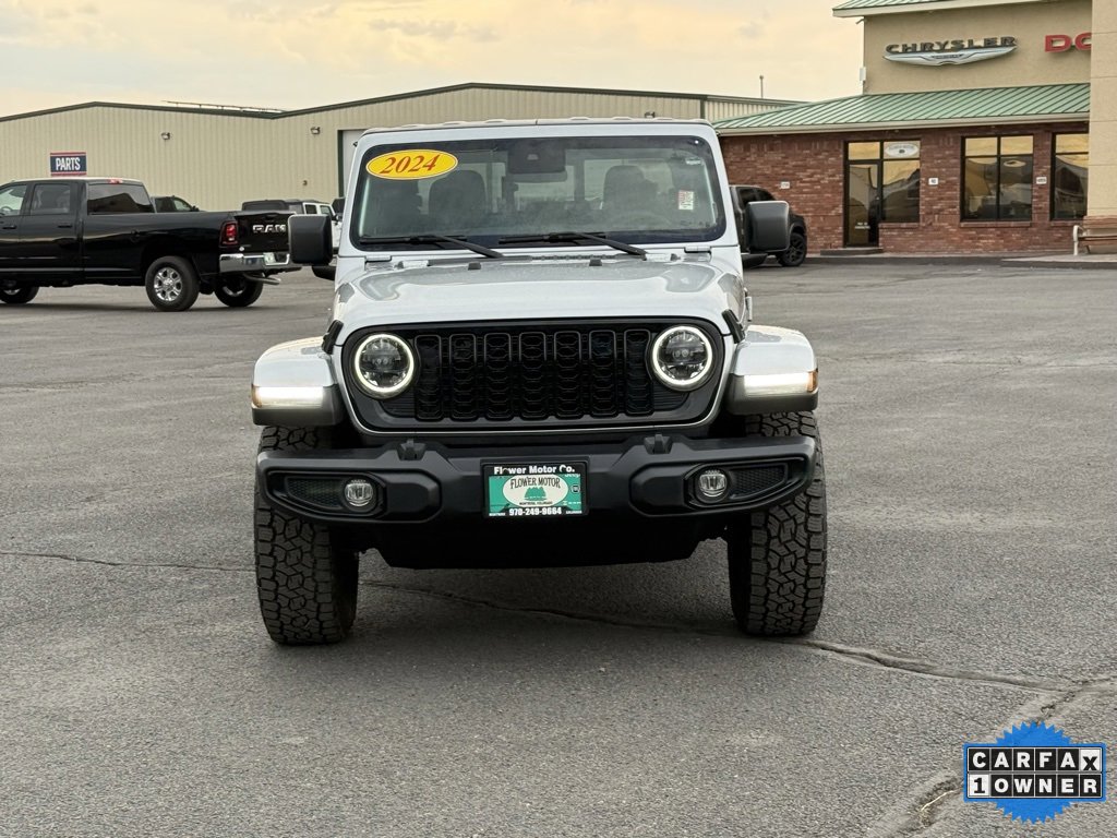 Used 2024 Jeep Gladiator Sport image 2