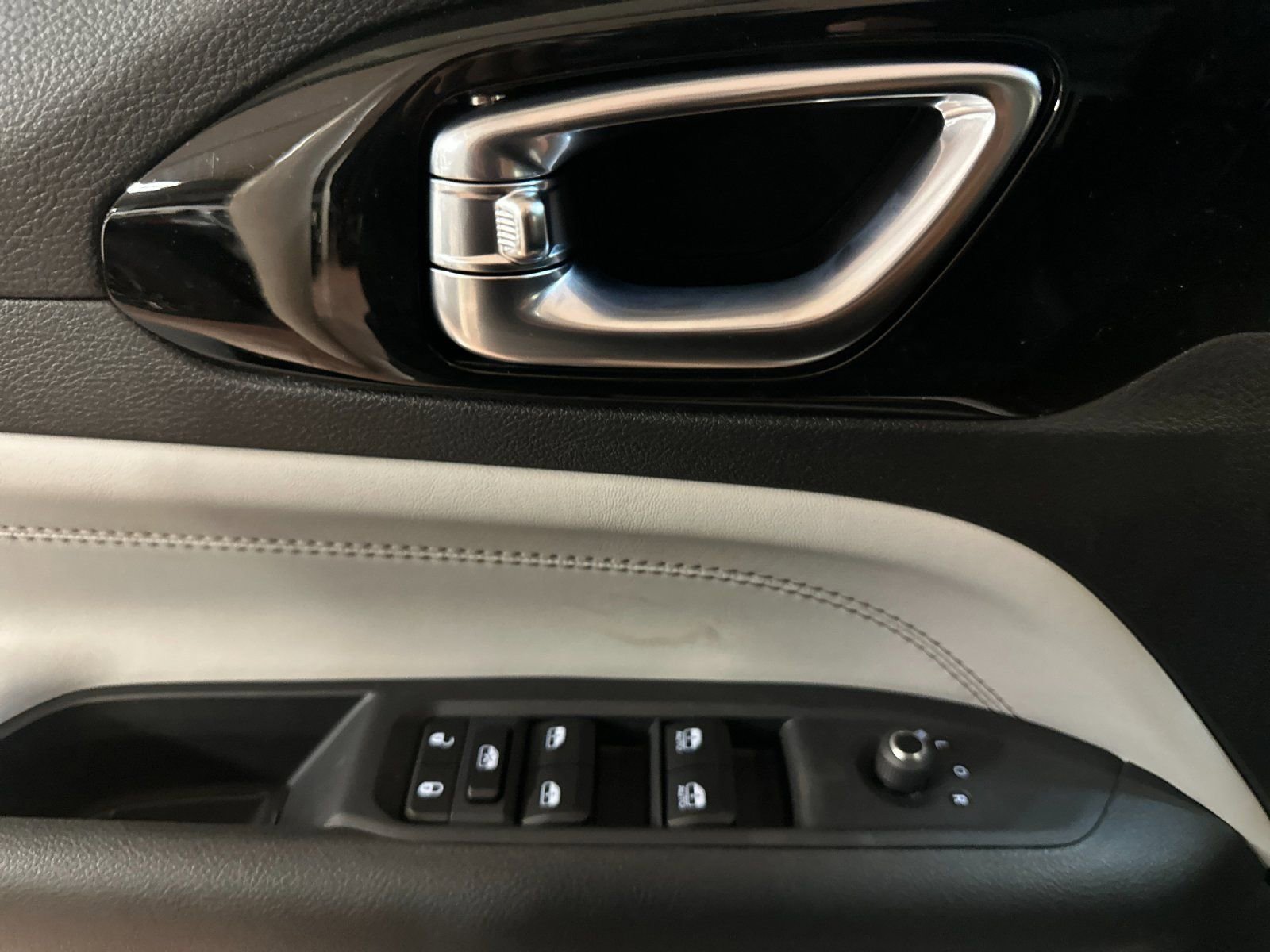 New 2026 Jeep Compass Limited image 10