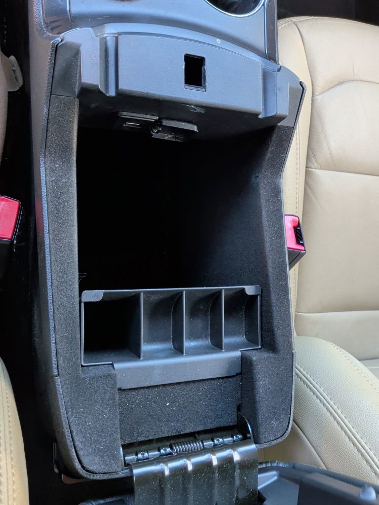 Used 2016 Ford Explorer XLT w/ Equipment Group 202A image 27