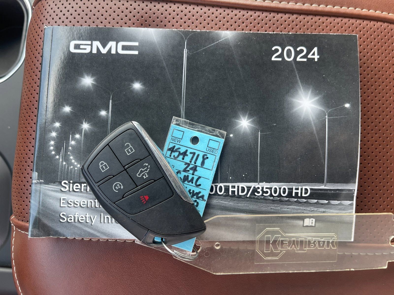 Used 2024 GMC Sierra 2500 Denali Ultimate w/ Max Trailering Package image 10