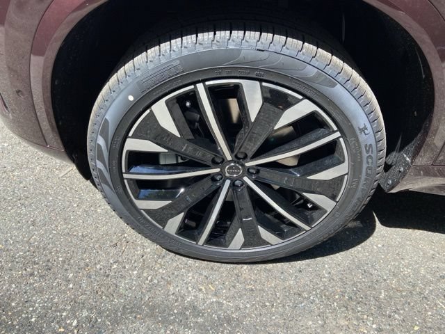 New 2026 Volvo XC90 T8 Plus w/ Protection Package Premier AWD/4WD image 10