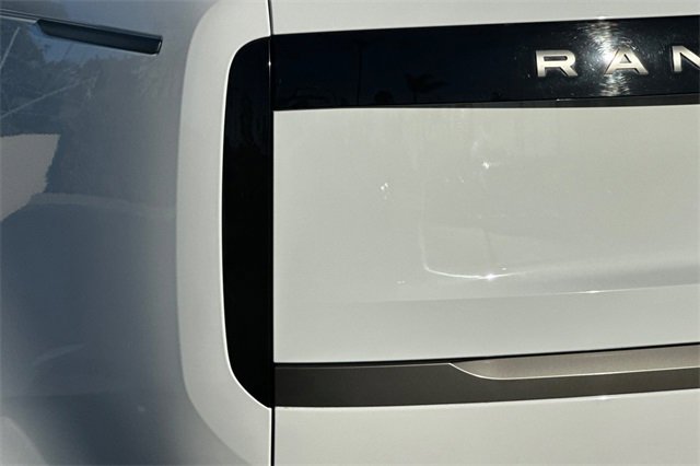 Certified 2023 Land Rover Range Rover SE image 26