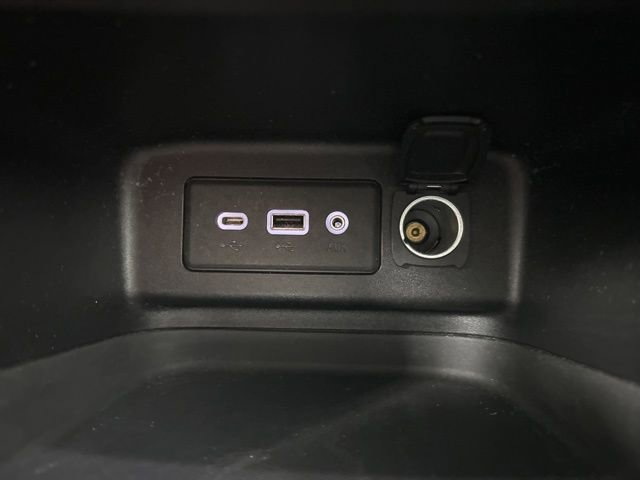 Used 2019 Chevrolet Equinox LT w/ LPO, Cargo Package image 18