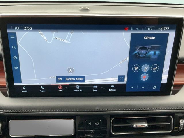 Used 2022 Lincoln Nautilus Reserve image 26