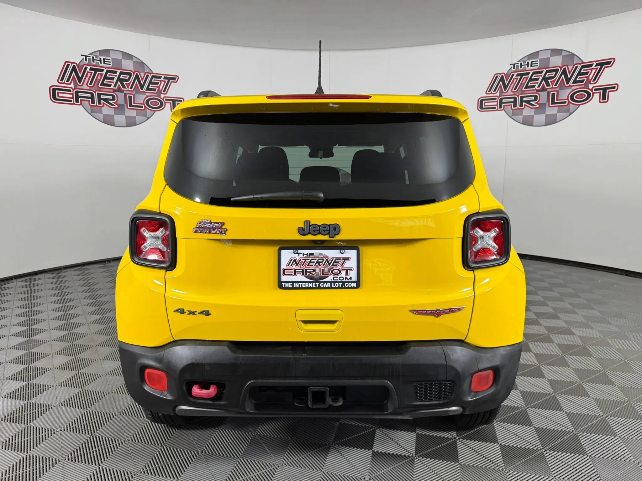 Used 2018 Jeep Renegade Trailhawk w/ UConnect 8.4 Nav Group AWD/4WD image 6