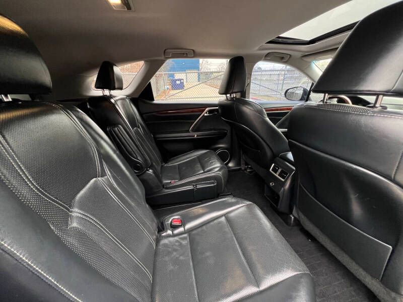 Used 2018 Lexus RX 450hL Premium w/ Premium Package image 14