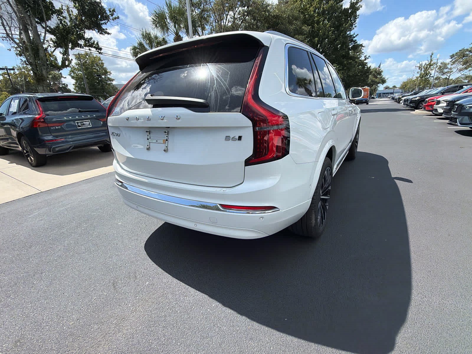 Certified 2026 Volvo XC90 B6 Plus AWD/4WD image 14