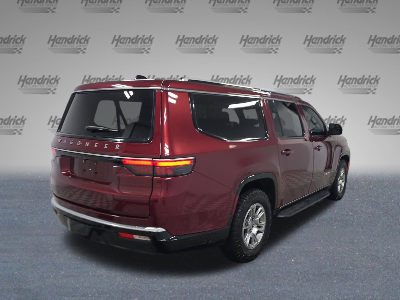 Used 2024 Jeep Wagoneer L image 44