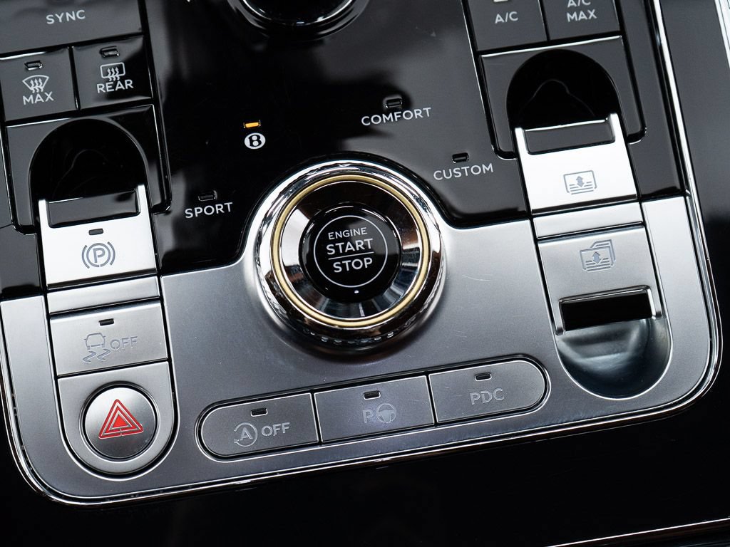 Certified 2022 Bentley Flying Spur V8 AWD/4WD image 36