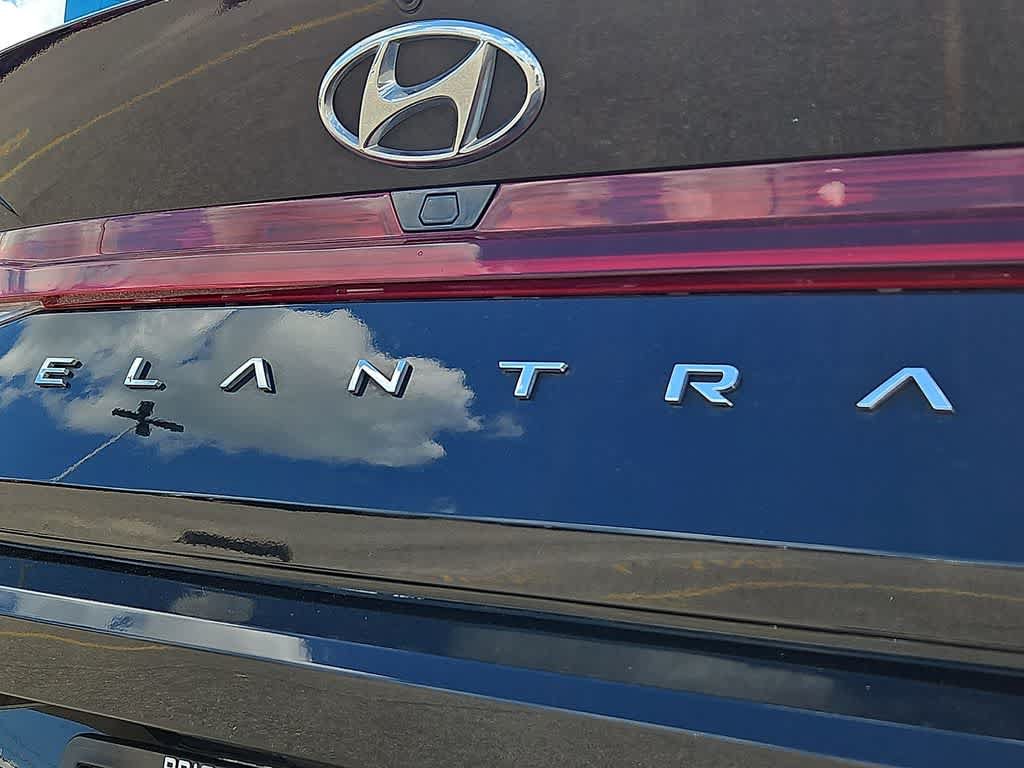 Used 2021 Hyundai Elantra Limited FWD image 33