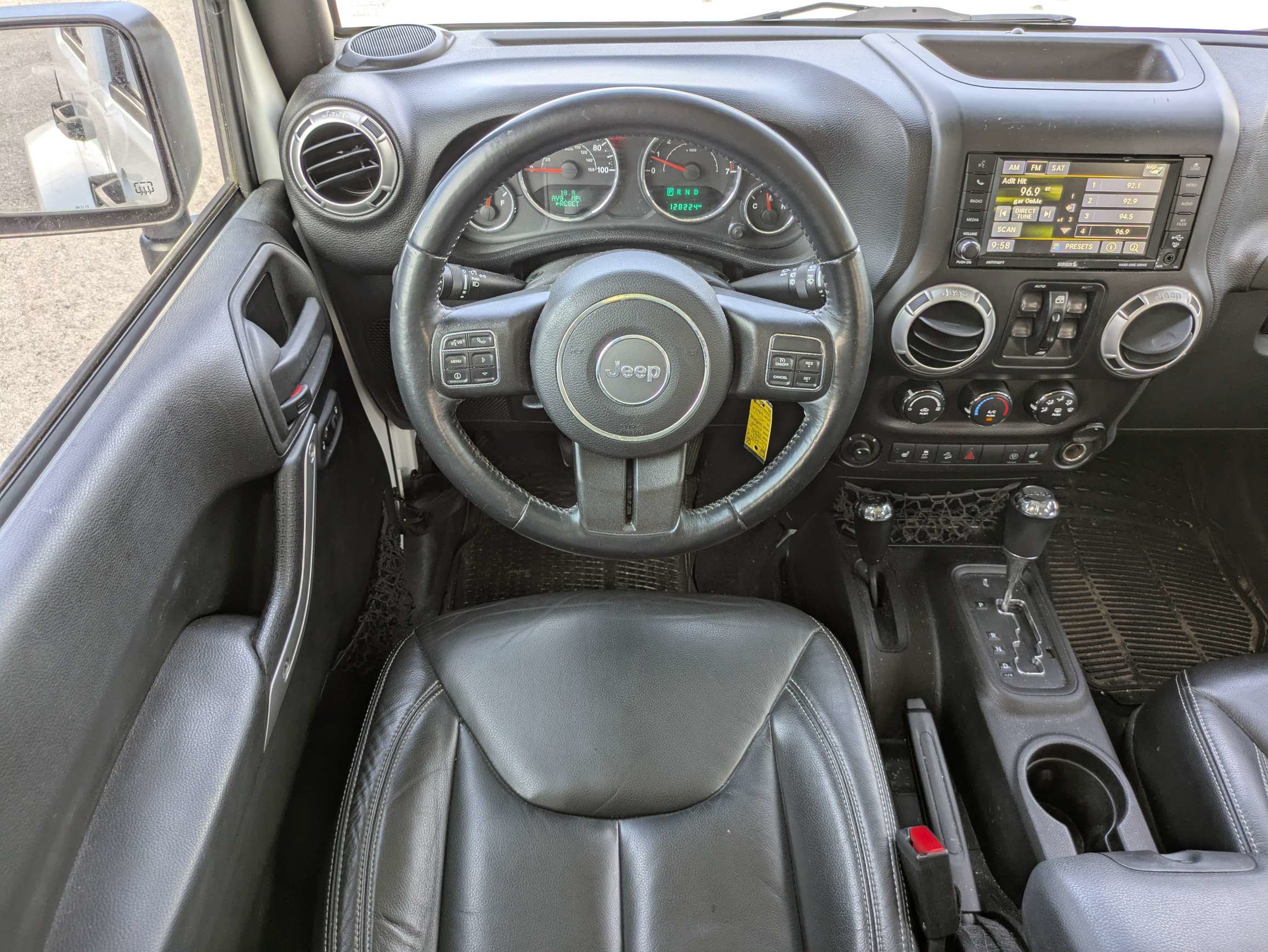 Used 2015 Jeep Wrangler Unlimited Sahara w/ Dual Top Group AWD/4WD image 16