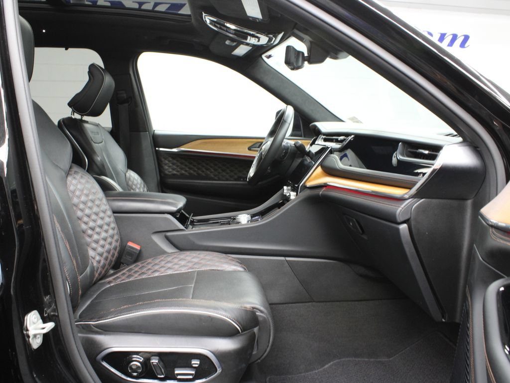 Used 2023 Jeep Grand Cherokee L Summit AWD/4WD image 43