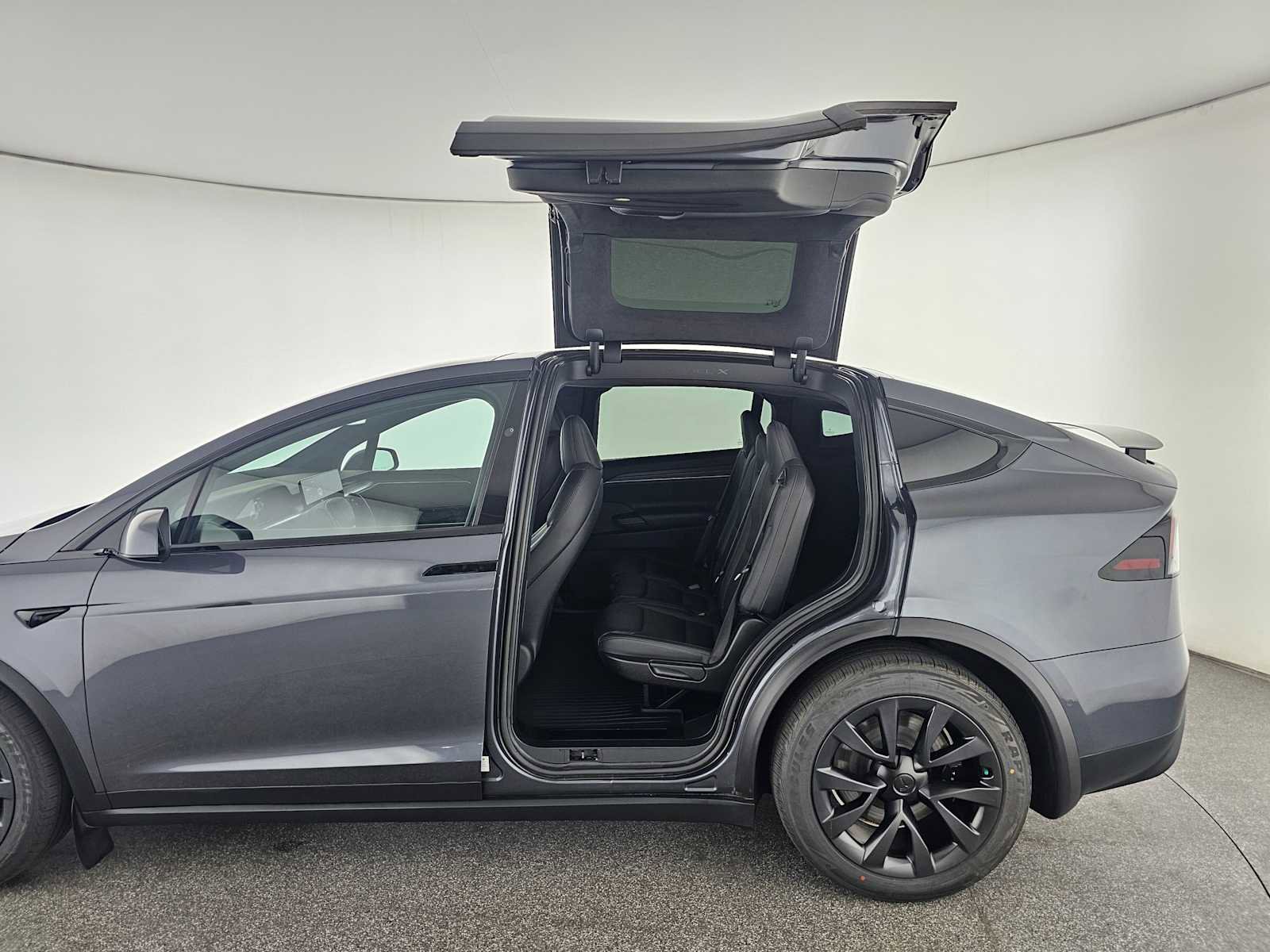 Used 2022 Tesla Model X image 16