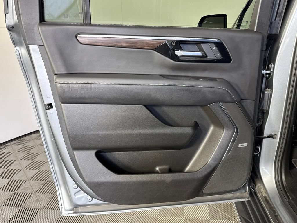 Certified 2025 Chevrolet Suburban Premier AWD/4WD image 32