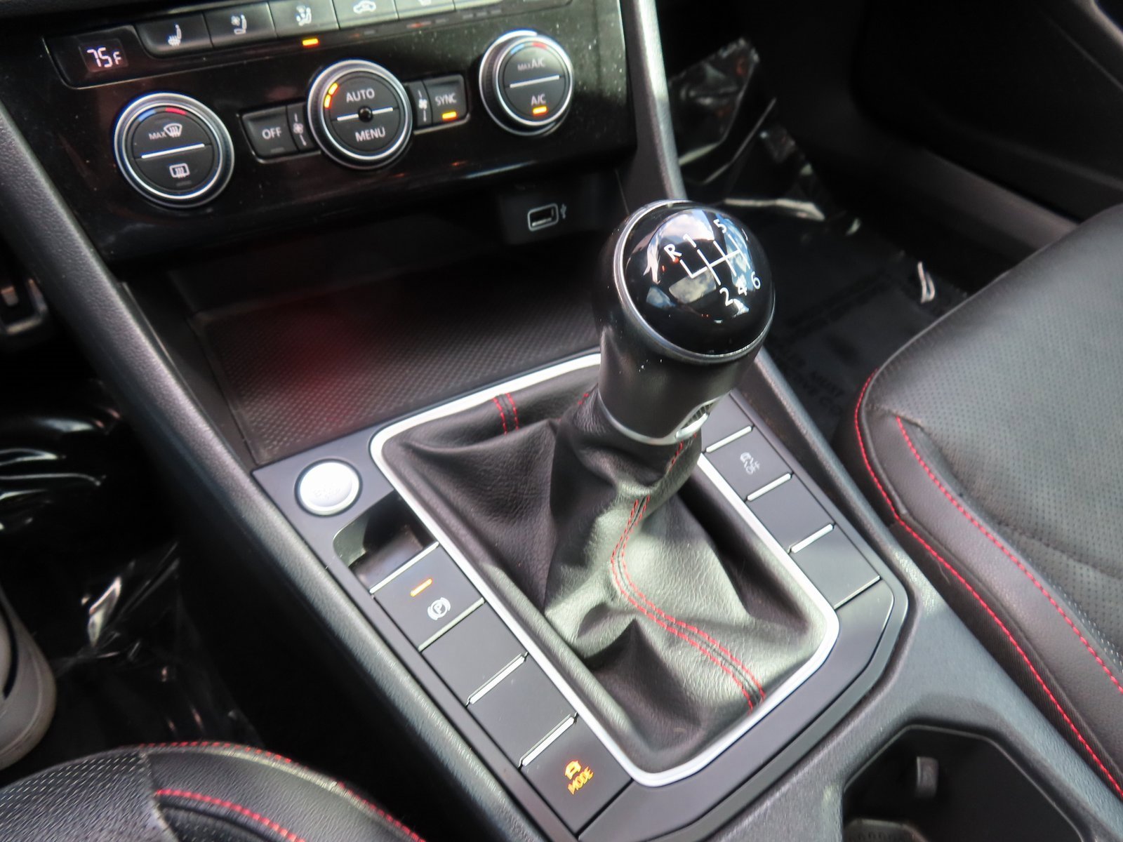 Used 2019 Volkswagen Jetta GLI Autobahn image 24