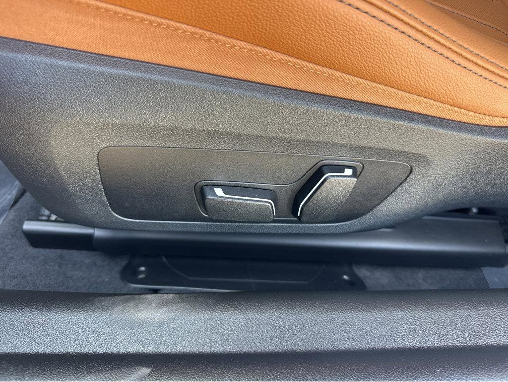 Used 2025 BMW 230i Coupe w/ M Sport Package image 33