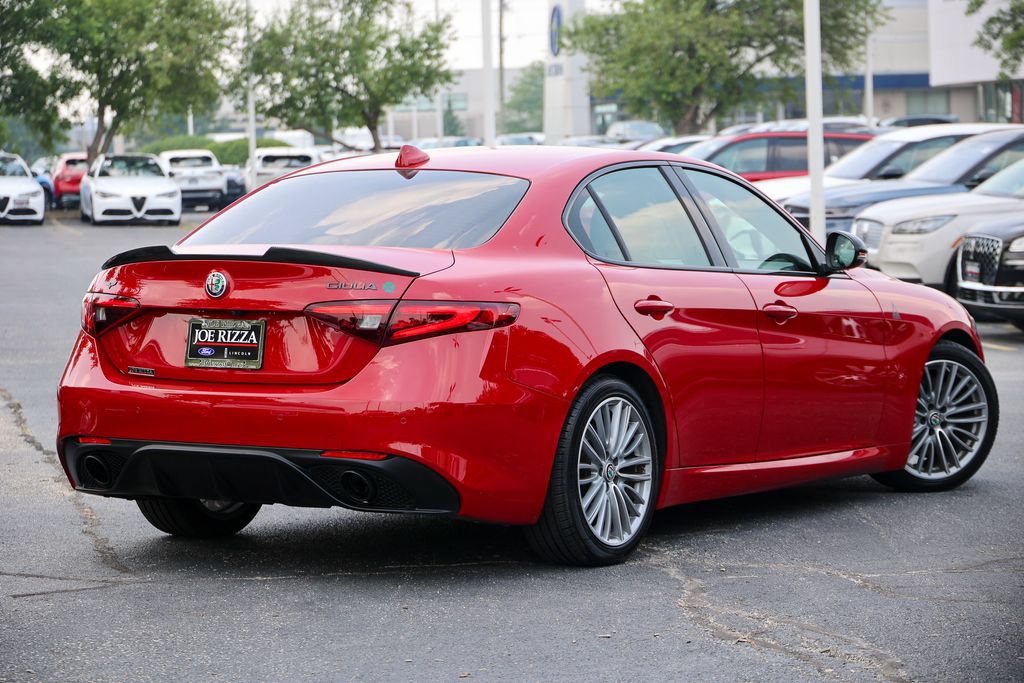 Used 2020 Alfa Romeo Giulia w/ Quick Order Package 22K Sport RWD image 3