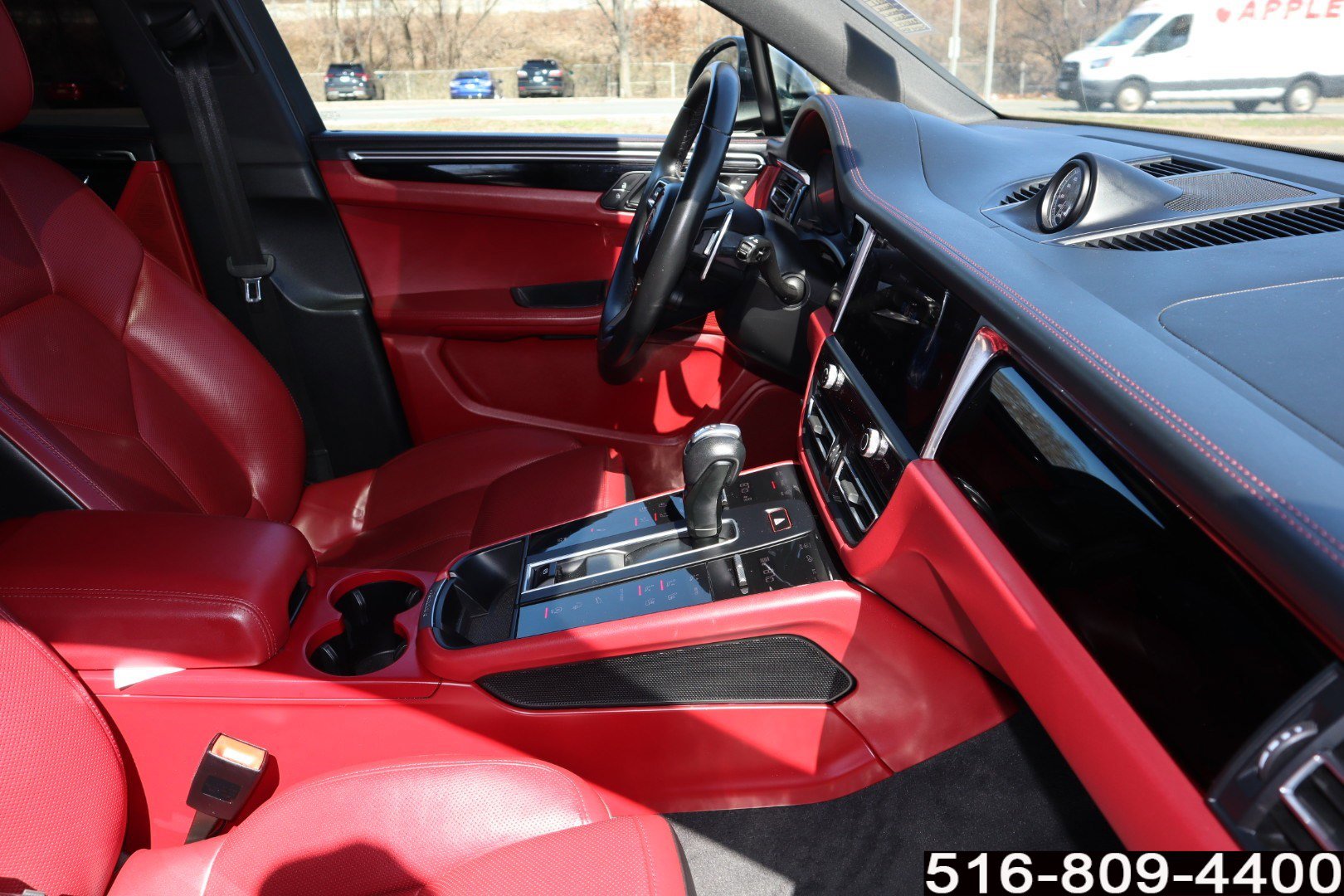 Used 2023 Porsche Macan S image 25