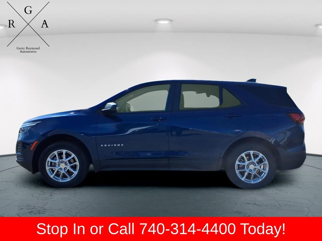 Used 2023 Chevrolet Equinox LS w/ LS Convenience Package AWD/4WD image 4