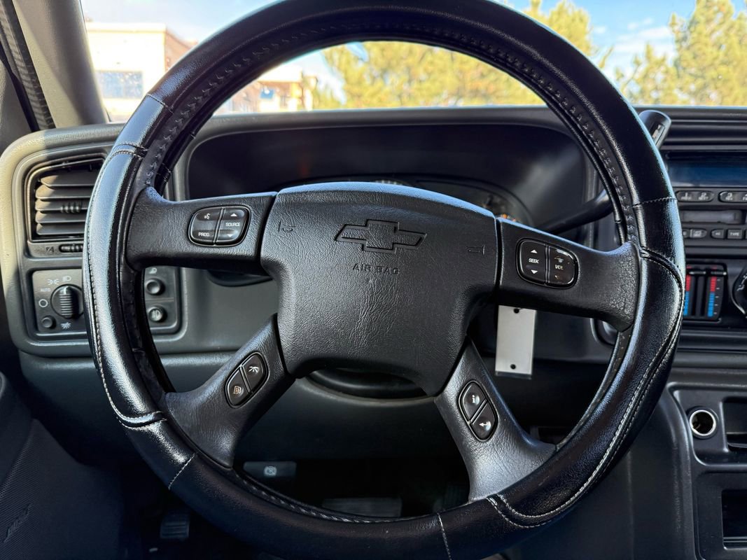 Used 2005 Chevrolet Silverado 2500 LS w/ Heavy-Duty Power Package image 29