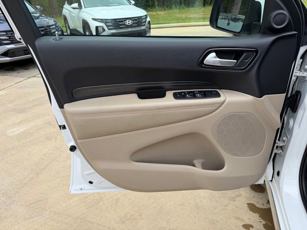 Used 2022 Dodge Durango SXT w/ Anodized Platinum Package RWD image 12