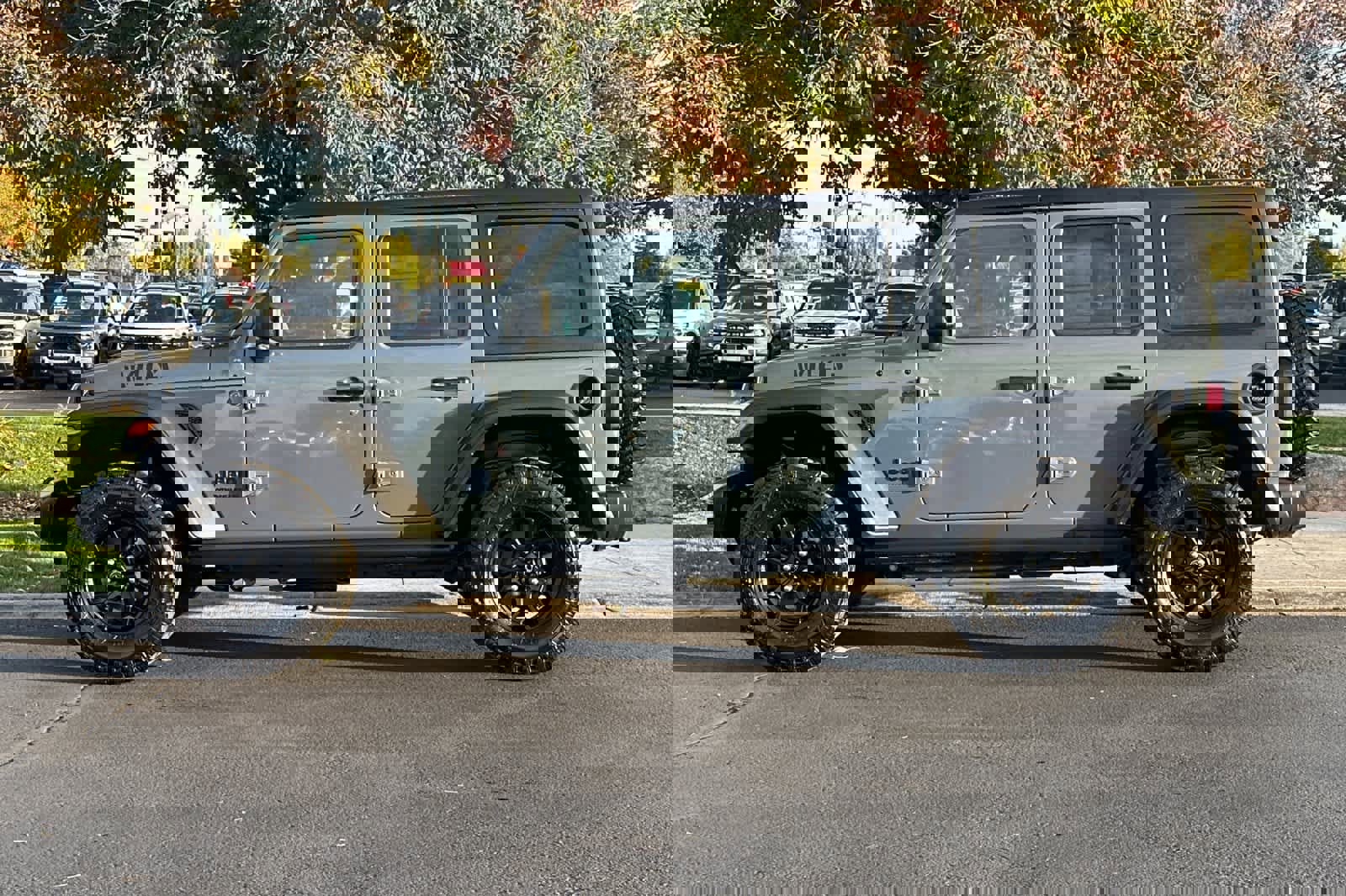 Used 2024 Jeep Wrangler Willys image 5