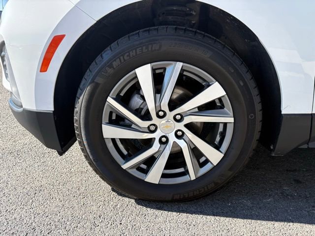 Used 2024 Chevrolet Equinox LT w/ LPO, Floor Liner Package image 9