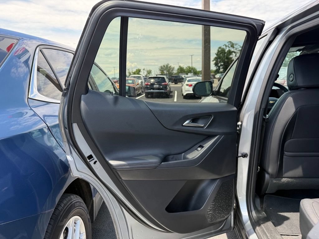Used 2026 Chevrolet Equinox LT w/ Convenience Package II AWD/4WD image 6