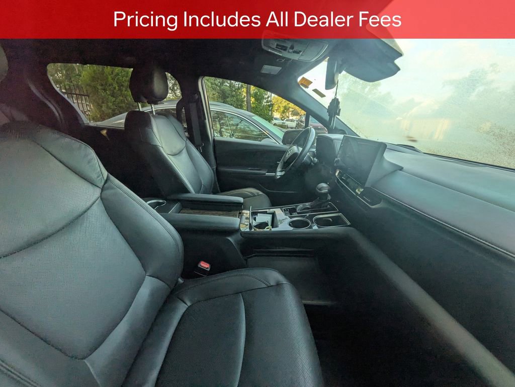 Certified 2025 Toyota Sienna Platinum AWD/4WD image 10