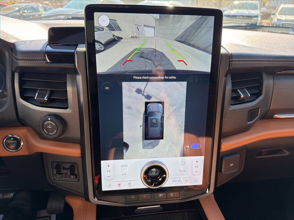 Used 2023 Ford Expedition Platinum AWD/4WD image 32