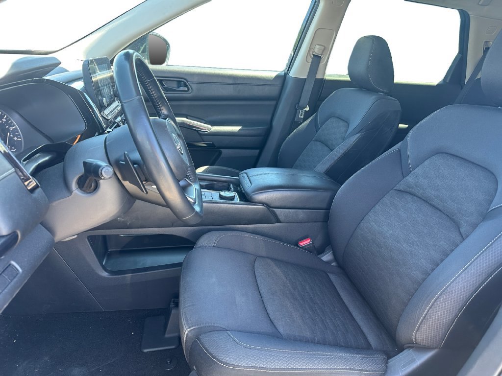Used 2023 Nissan Pathfinder SV AWD/4WD image 10