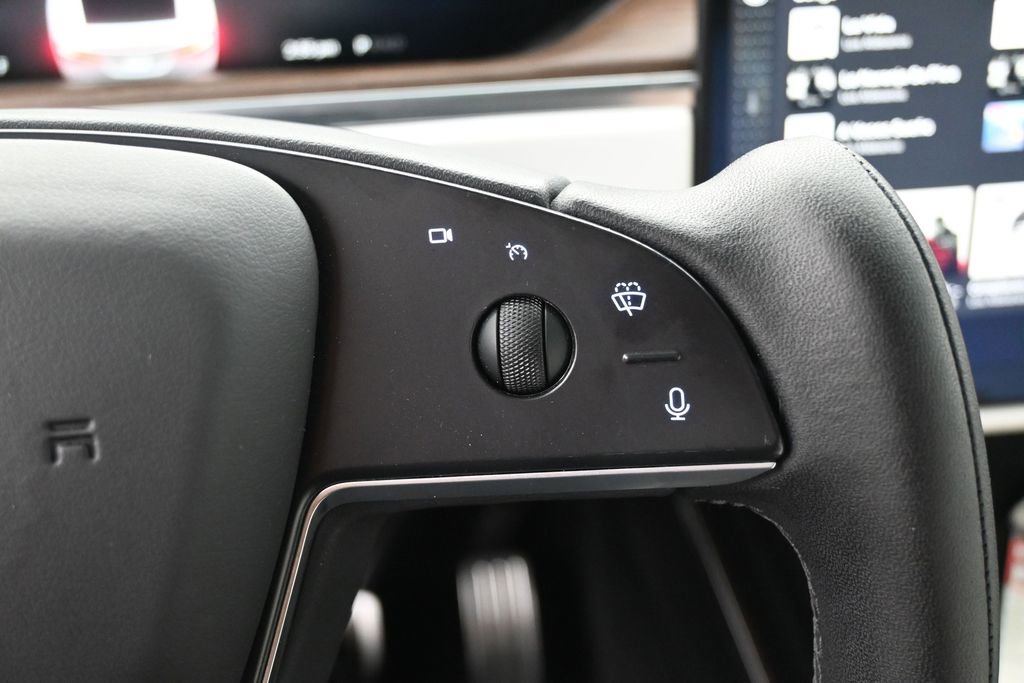 Used 2023 Tesla Model X AWD/4WD image 18