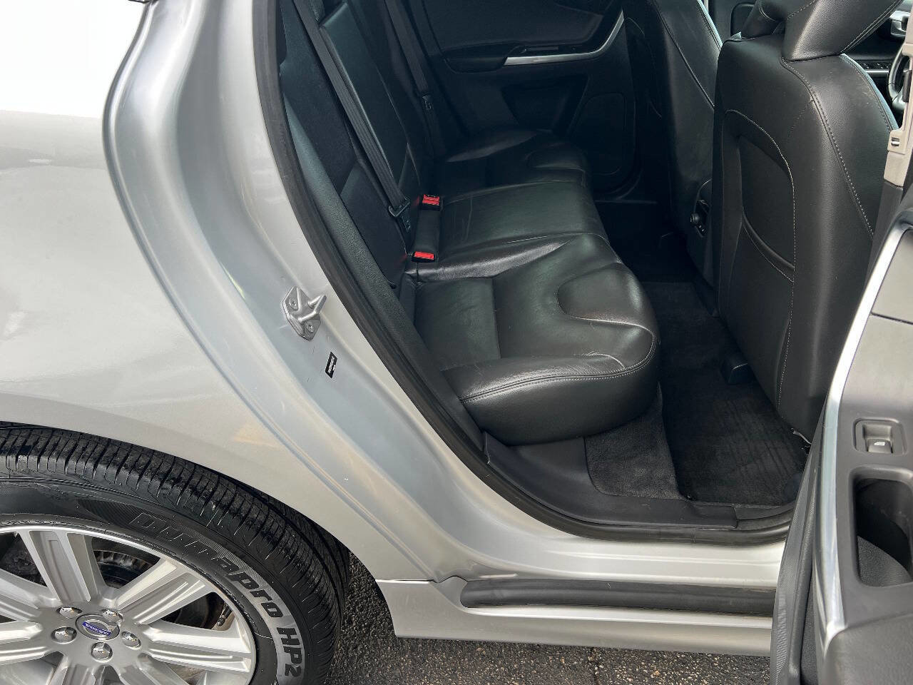 Used 2016 Volvo XC60 T5 Platinum w/ Protection Package AWD/4WD image 25