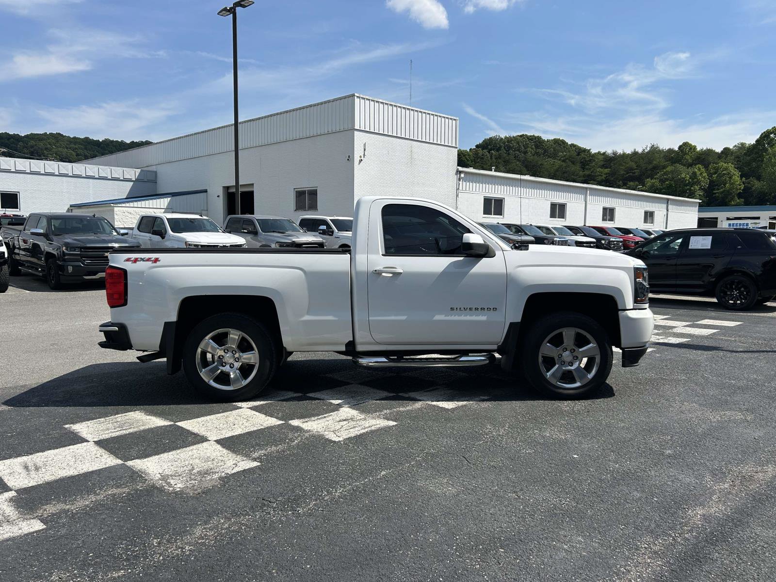 Used 2017 Chevrolet Silverado 1500 W/T AWD/4WD image 2