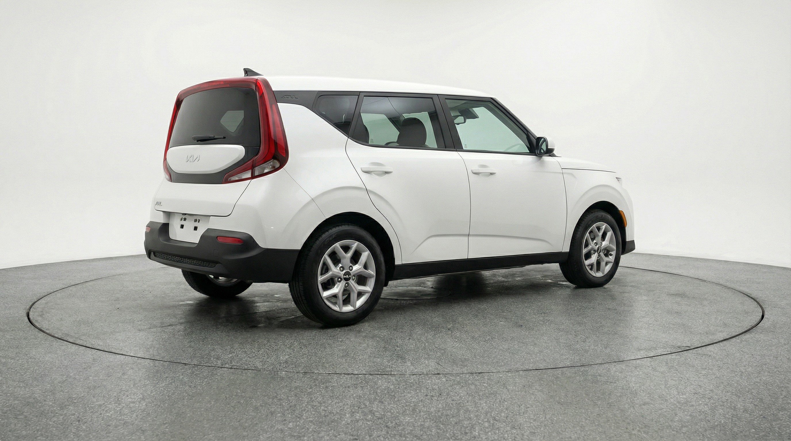 Used 2025 Kia Soul LX w/ LX Technology Package image 9