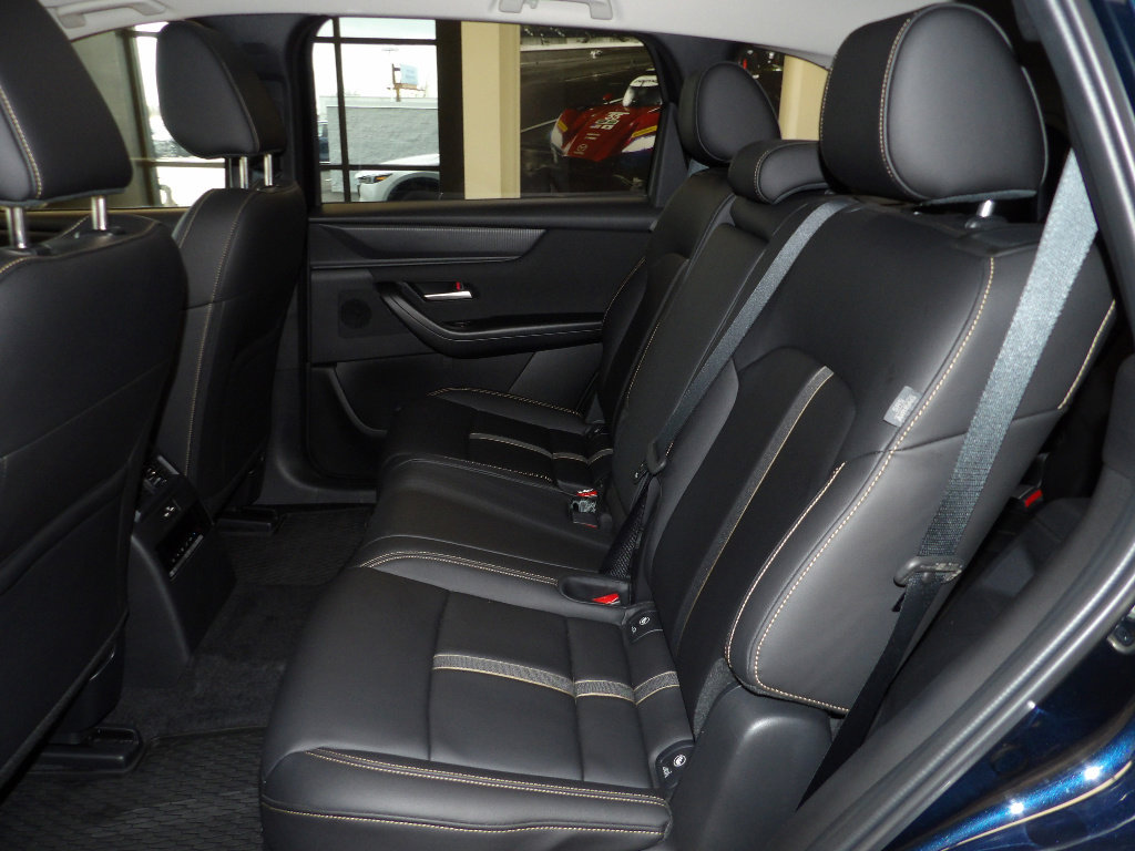 Used 2024 MAZDA CX-90 3.3 Turbo w/ Select Package image 23