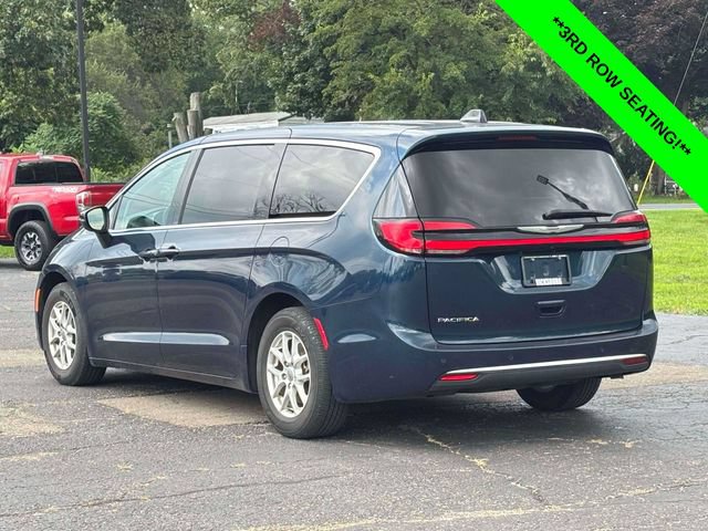 Used 2023 Chrysler Pacifica Touring-L FWD image 2